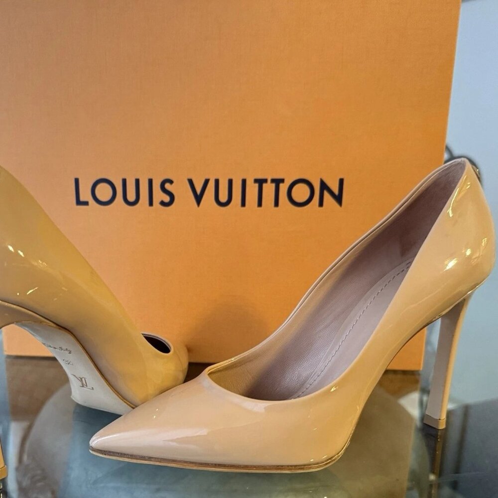 Louis Vuitton Rendez Vous Pumps Nude Patent 38